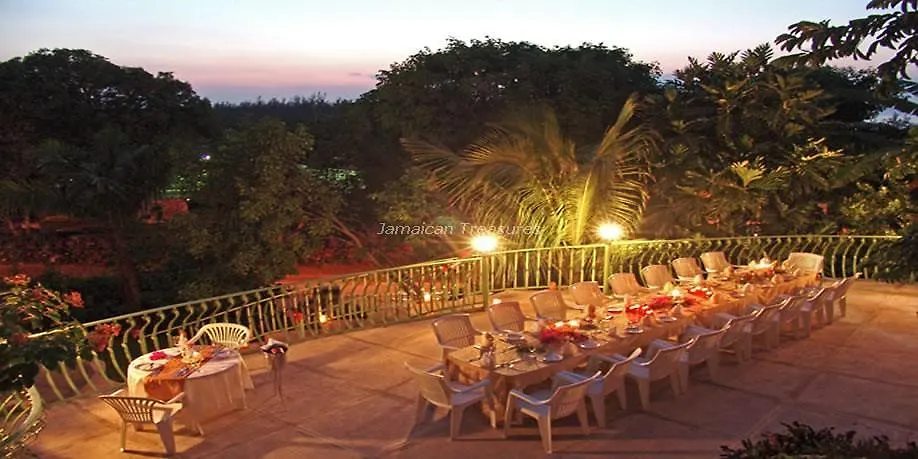 Dream Castle Eight Bedroom Villa Бухта Монтего