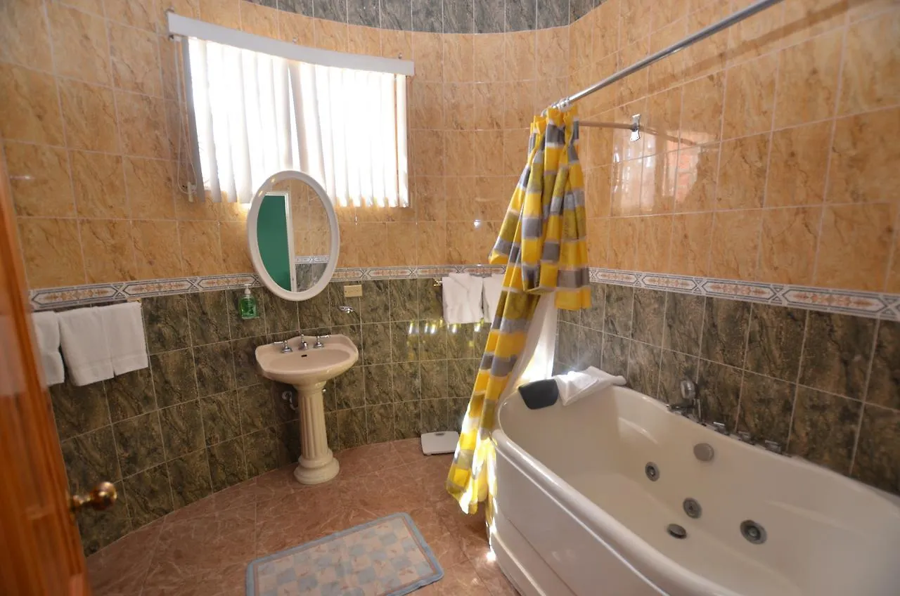 Dream Castle Eight Bedroom Villa Бухта Монтего